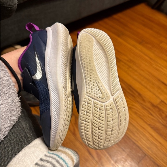 Nike 10C Star runner tennis shoe - Picture 4 of 5